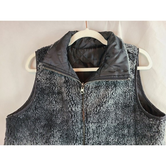 Thyme and Honey Women's (M) Black Quilted & Gray Fleece Reversible Full Zip Vest - Picture 7 of 12